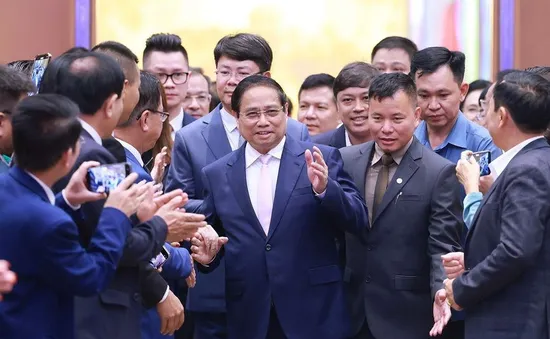 Thủ tướng: Phải trả lời giải quyết yêu cầu, khó khăn, vướng mắc của doanh nghiệp trong 2 tuần
