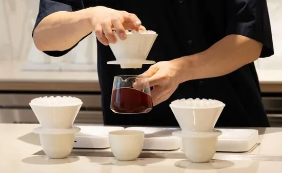 Thủ phủ cà phê ‘xứ sở kim chi’: Nơi hương vị quyện cùng gió biển và những đôi tay nghệ nhân