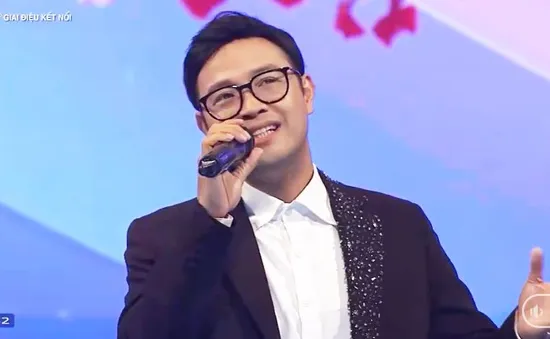 Bố Bình 'Cha tôi, người ở lại' hát Tình thơ khiến ai nghe cũng xao xuyến