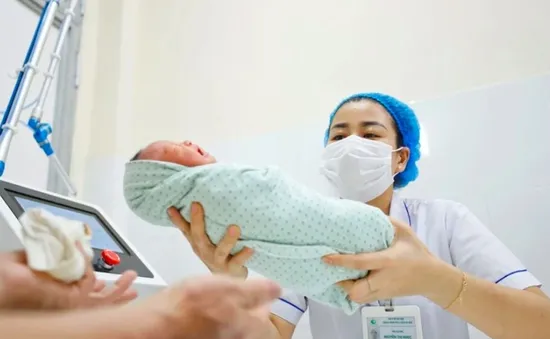 Ủy ban Thường vụ Quốc hội: Sửa Pháp lệnh Dân số, bỏ quy định sinh 1 hoặc 2 con
