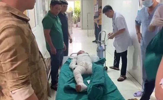 Thanh Hóa: Bé 6 tuổi bỏng nặng, sống với bố nghèo và bà nội già