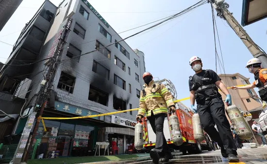 Cháy lớn tại xưởng may ở Seoul, 1 người thiệt mạng