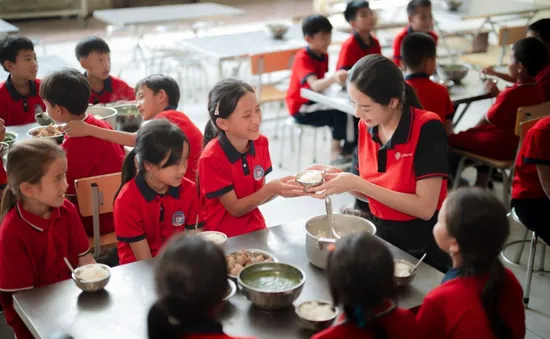 Gian bếp mới nơi vùng cao và những bữa cơm nuôi dưỡng ước mơ biết con chữ