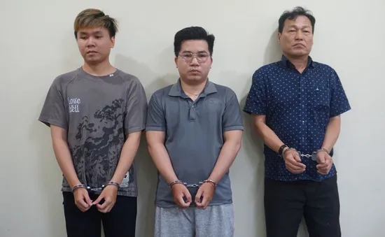 Khởi tố nhóm đối tượng quản trị hệ thống kênh "Người đưa tin"