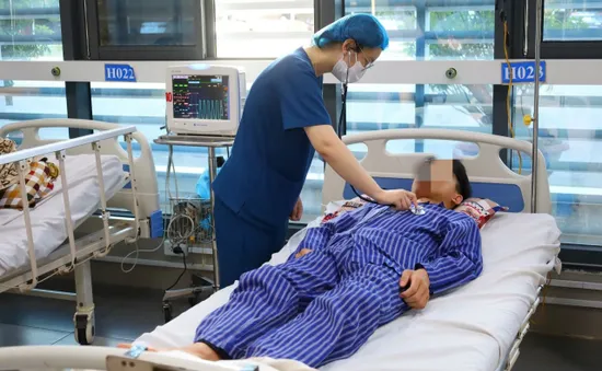 4 người nhập viện sau khi ăn nấm hái trong rừng