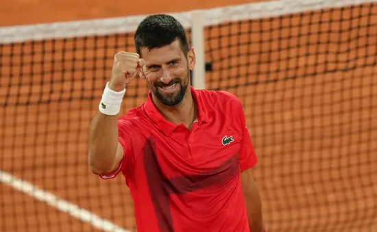 Djokovic ngược dòng hạ Zverev, lần thứ 51 góp mặt ở bán kết Grand Slam