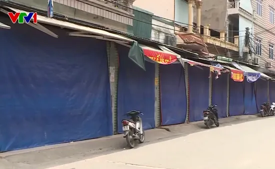 Ẩn mình trên mạng, đóng cửa hàng: Tiểu thương “né” kiểm tra hàng giả, hàng lậu