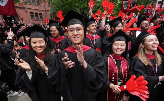 Tòa án Mỹ chặn lệnh cấm cấp visa du học sinh đến Harvard