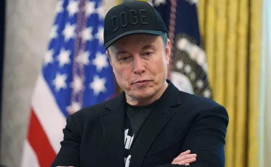 Elon Musk mất gần 100 tỷ USD sau màn đấu khẩu với Tổng thống Trump