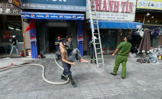 Cháy quán lẩu gà ở TP Hồ Chí Minh, cảnh sát giải cứu 7 người thoát nạn