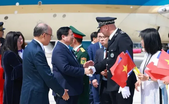Thủ tướng: Văn hóa là sợi dây đầy âm thanh, sắc màu cho tình hữu nghị Việt - Pháp