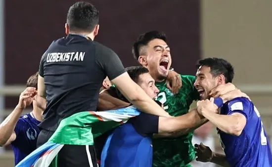 Tuyển Uzbekistan giành vé dự World Cup: Được tặng huân chương và xe hơi