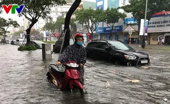 Thời tiết đêm 11/6: Mưa lớn ở Trung Bộ, Tây Nguyên và Nam Bộ, có nơi trên 450 mm