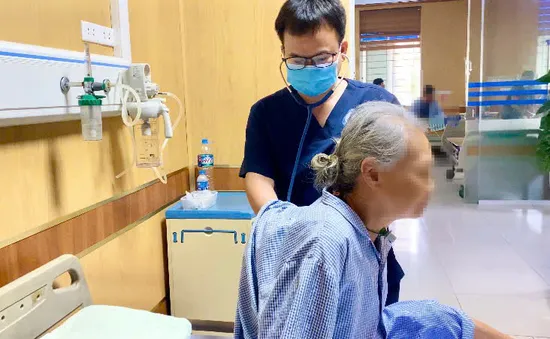 20 phút sinh tử giành lại sự sống cho người bệnh ngừng tuần hoàn