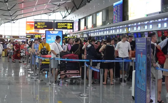 Hàng loạt chuyến bay tại Đà Nẵng bị hủy, hoãn do thời tiết xấu