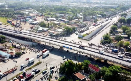 Lập tổ điều tra sự cố sập đổ cần cẩu công trình xây dựng nút giao thông Mỹ Thủy