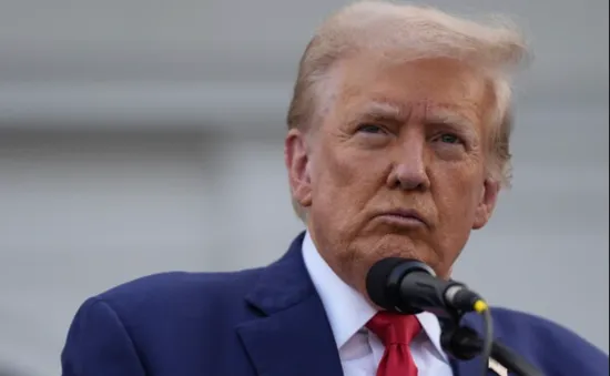 Ông Trump nói Chủ tịch Fed là "kẻ ngốc"
