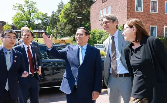 Thủ tướng Phạm Minh Chính thăm Viện Y học Karolinska