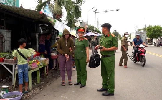 Nữ "siêu cướp vé số" sa lưới sau 4 giờ gây án