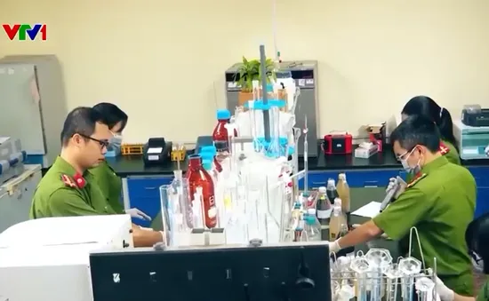 Trinh sát công an đưa tội phạm hàng giả ra ánh sáng