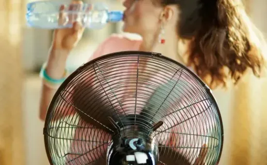 7 cách hạ nhiệt mùa hè hiệu quả không dùng điều hòa
