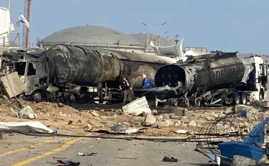 Iran không kích nhà máy lọc dầu lớn nhất Israel, 3 người thiệt mạng