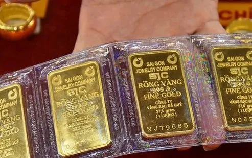 Giá vàng quay đầu giảm cả triệu đồng mỗi lượng