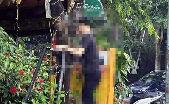 Nam thanh niên tử vong trong tư thế treo cổ tại một gốc cây ở Hà Nội