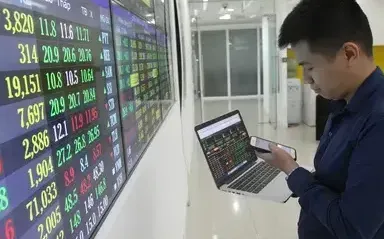 VN-Index chưa thể chinh phục mốc 1.350 điểm