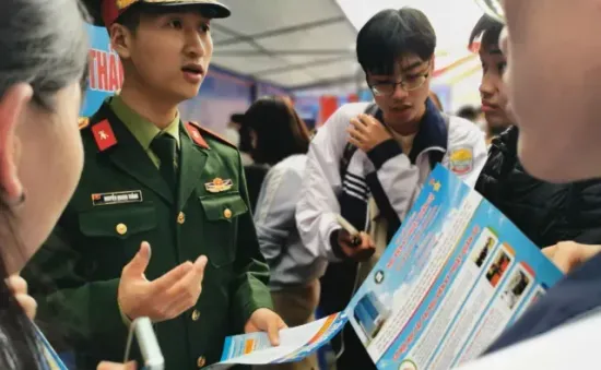 Thí sinh đăng ký xét tuyển ngành quân đội tăng mạnh