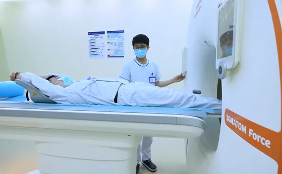 TP. Hồ Chí Minh: Vận hành siêu máy chụp CT phát hiện sớm bệnh nguy hiểm