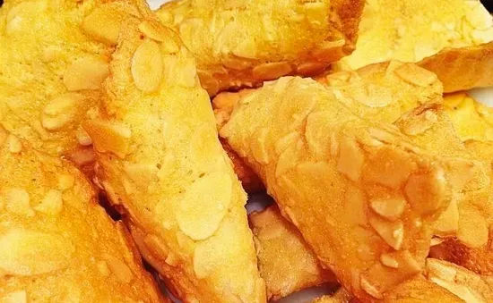 Hương vị ngọt ngào - Bánh mái ngói hạnh nhân