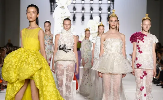 Đẳng cấp BST Giambattista Valli 2014