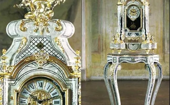 Nhà cực sang với đồng hồ mang phong cách hoàng gia Pháp