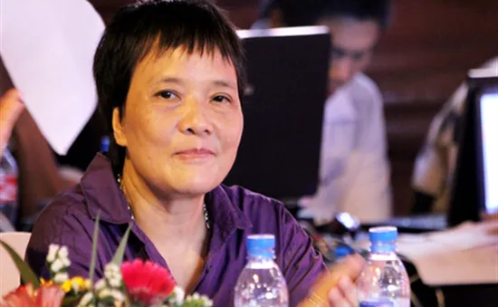 Lễ hội, vòng xoáy thương mại hóa và “người thổi còi”