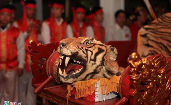 Lễ hội làng La Cả: Hấp dẫn màn múa côn nhử hổ