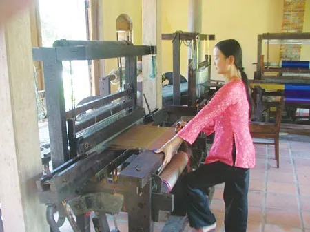 Khôi phục làng nghề dệt lụa Mã Châu