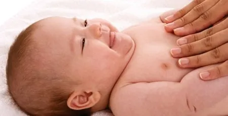 Cách massage giúp bé ngủ ngon