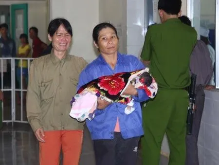Ba trẻ sơ sinh tử vong tại BVĐK huyện Hướng Hóa do tiêm nhầm thuốc gây mê