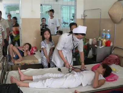6 lưu ý mẹ cần nhớ khi chăm sóc con bị sốt xuất huyết
