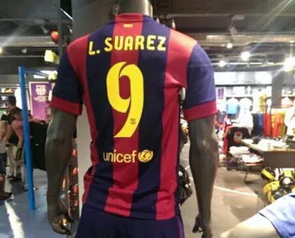 Luis Suarez  mang áo số 9 tại Barcelona?