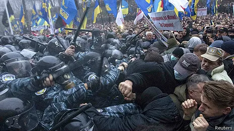 Ukraine rơi vào bất ổn sau khi thỏa thuận với EU không được kí kết