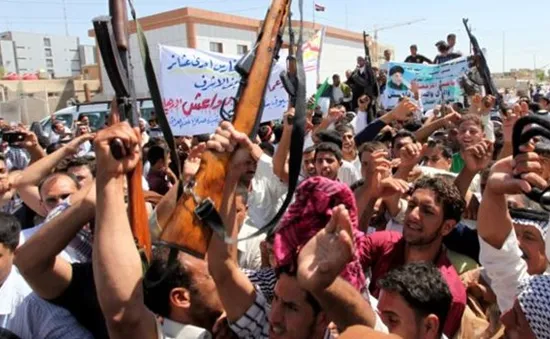 Thanh niên Iraq nhập ngũ chống quân nổi dậy