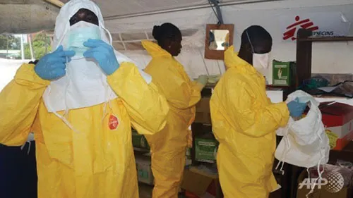 Diễn biến dịch căng thẳng, thuốc thử nghiệm điều trị Ebola tới Liberia