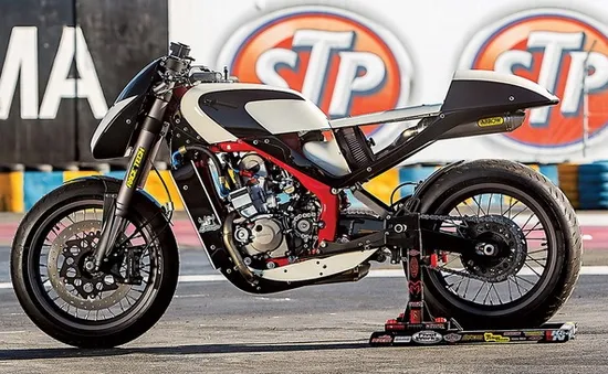 Honda CRF250R Café Racer: Phủi bụi lạ lẫm
