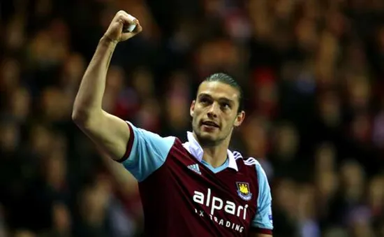 "Hàng hớ" ủng hộ Liverpool lên ngôi tại Premier League