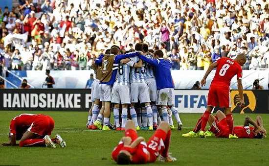 Argentina 1-0 Thụy Sĩ: Thắng cũng phải "bở hơi tai"