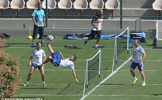 Argentina chơi "tennis" thư giãn trước đại chiến Hà Lan 