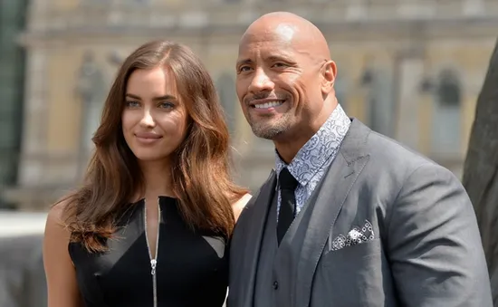 Siêu mẫu Irina Shayk xuất hiện quyến rũ tại London
