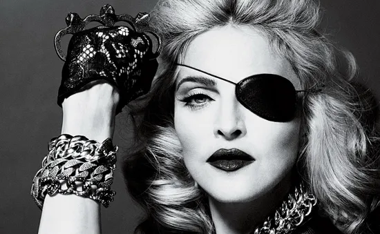 Sau tiết lộ gây sốc, Madonna tìm niềm vui bên các con